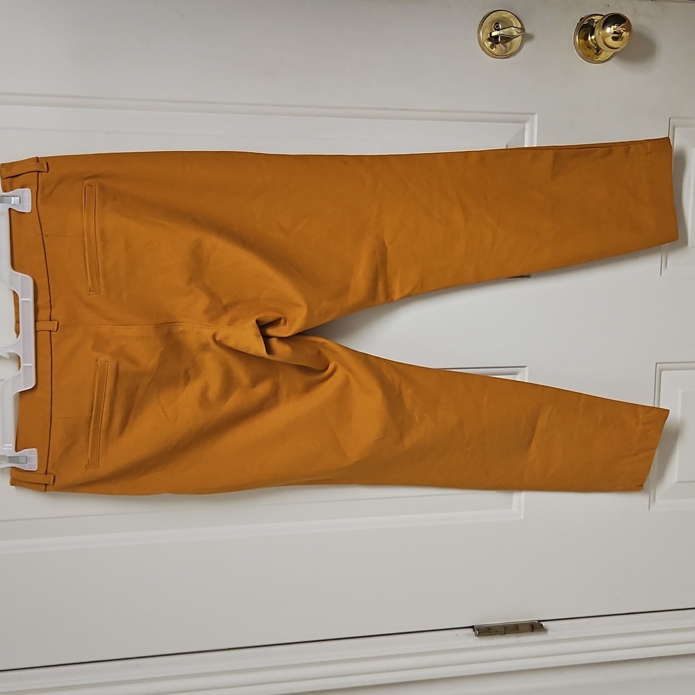 Old Navy Pixie Ankle - Picture 3 of 5